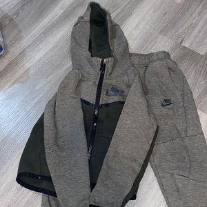 Toddler boys Nike jogger set